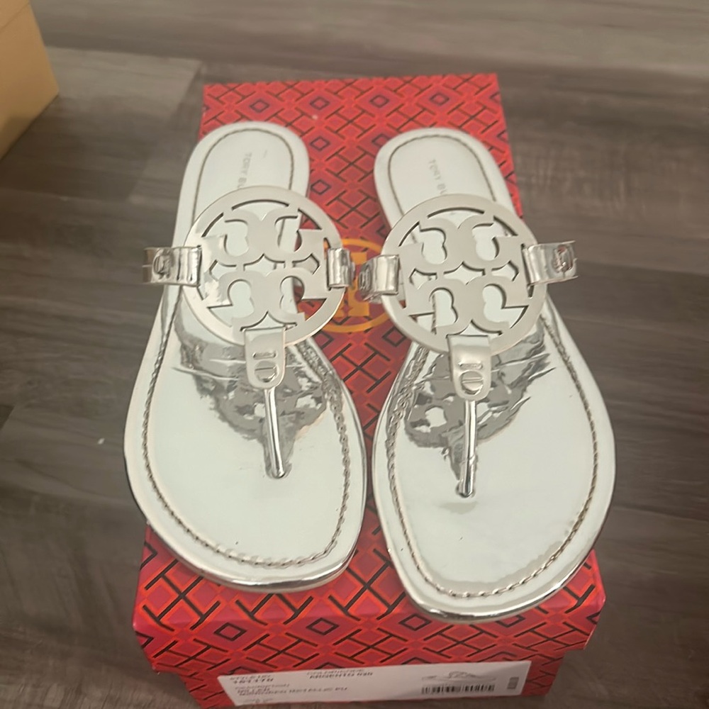 Tory Burch NEW SEASON metallic sandal